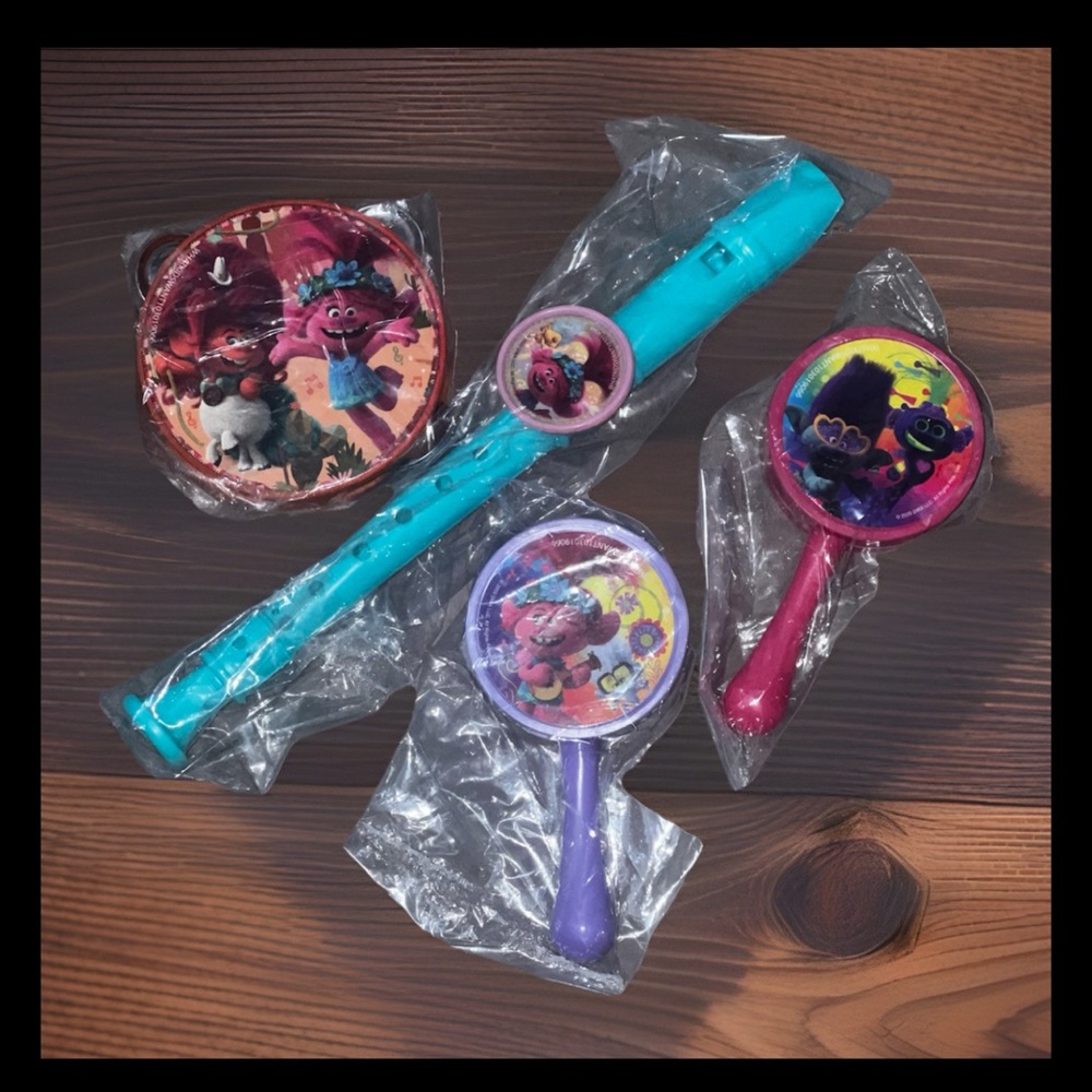 TROLLS:World Tour Themed Party Noise Makers 4pc. Set